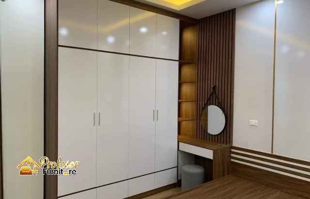 Lemari pakaian pintu geser custom full plafon apartemen Lemari pakaian pintu geser custom full plafon apartemen