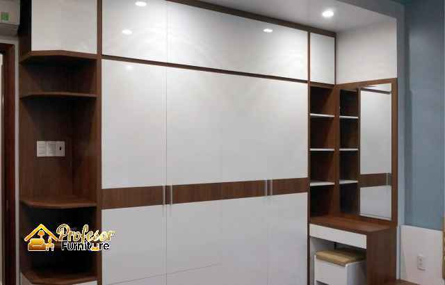 Lemari pakaian pintu geser custom full plafon