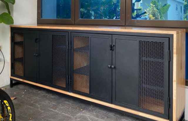 Jasa pembuatan lemari besi custom desain industrial minimalis Jakarta